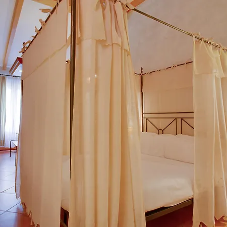 Casal Santa Eulalia מלון 4*