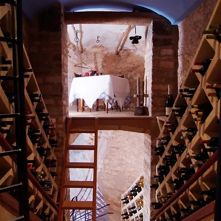 卡萨尔圣欧拉利娅酒店