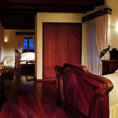 Casal Santa Eulalia מלון 4*